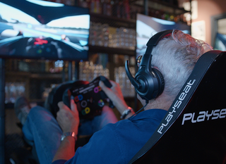 Formule 1-simulatie sim racen Groningen Posta7 aan A7